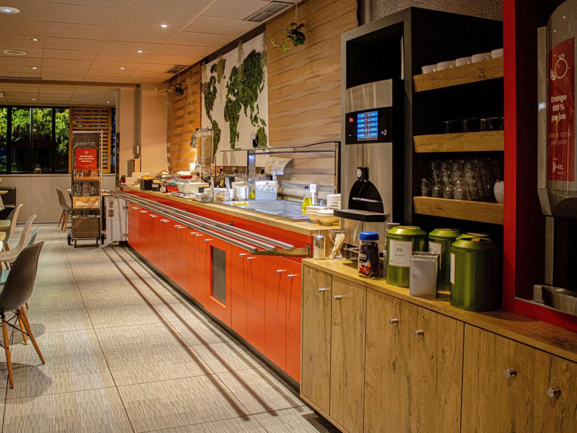 Отель Ibis Rennes Cesson Экстерьер фото