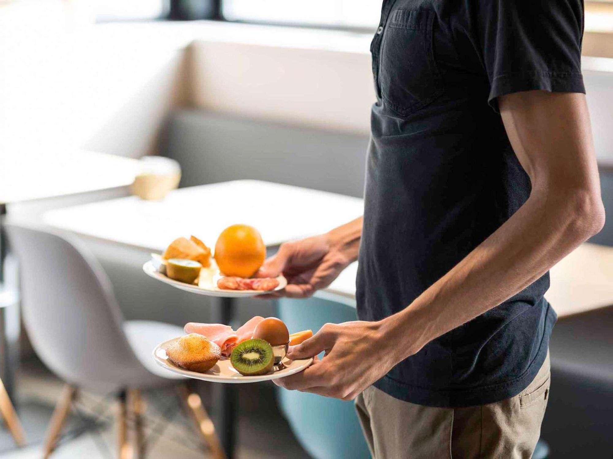 Отель Ibis Rennes Cesson Экстерьер фото