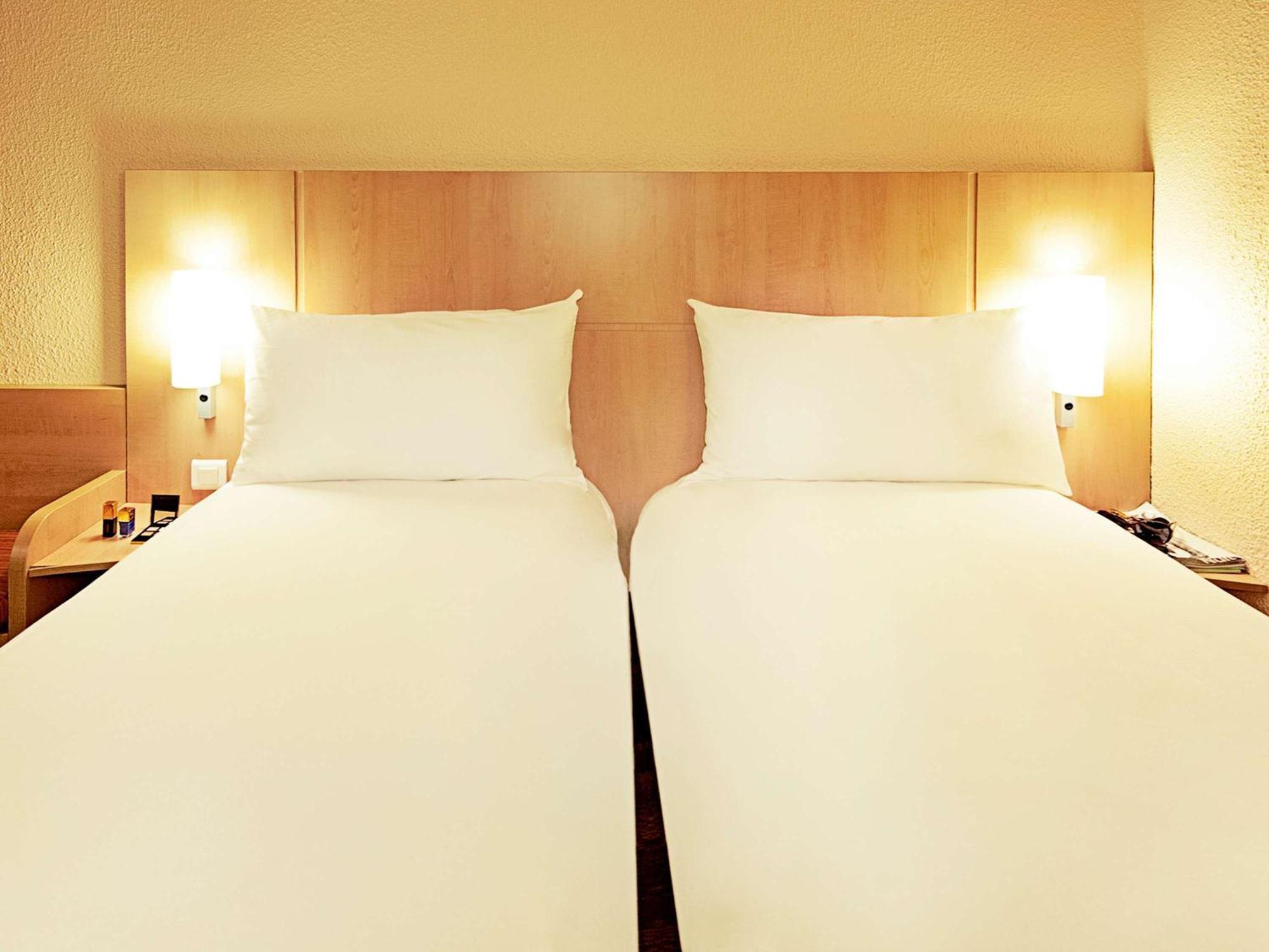 Отель Ibis Rennes Cesson Экстерьер фото