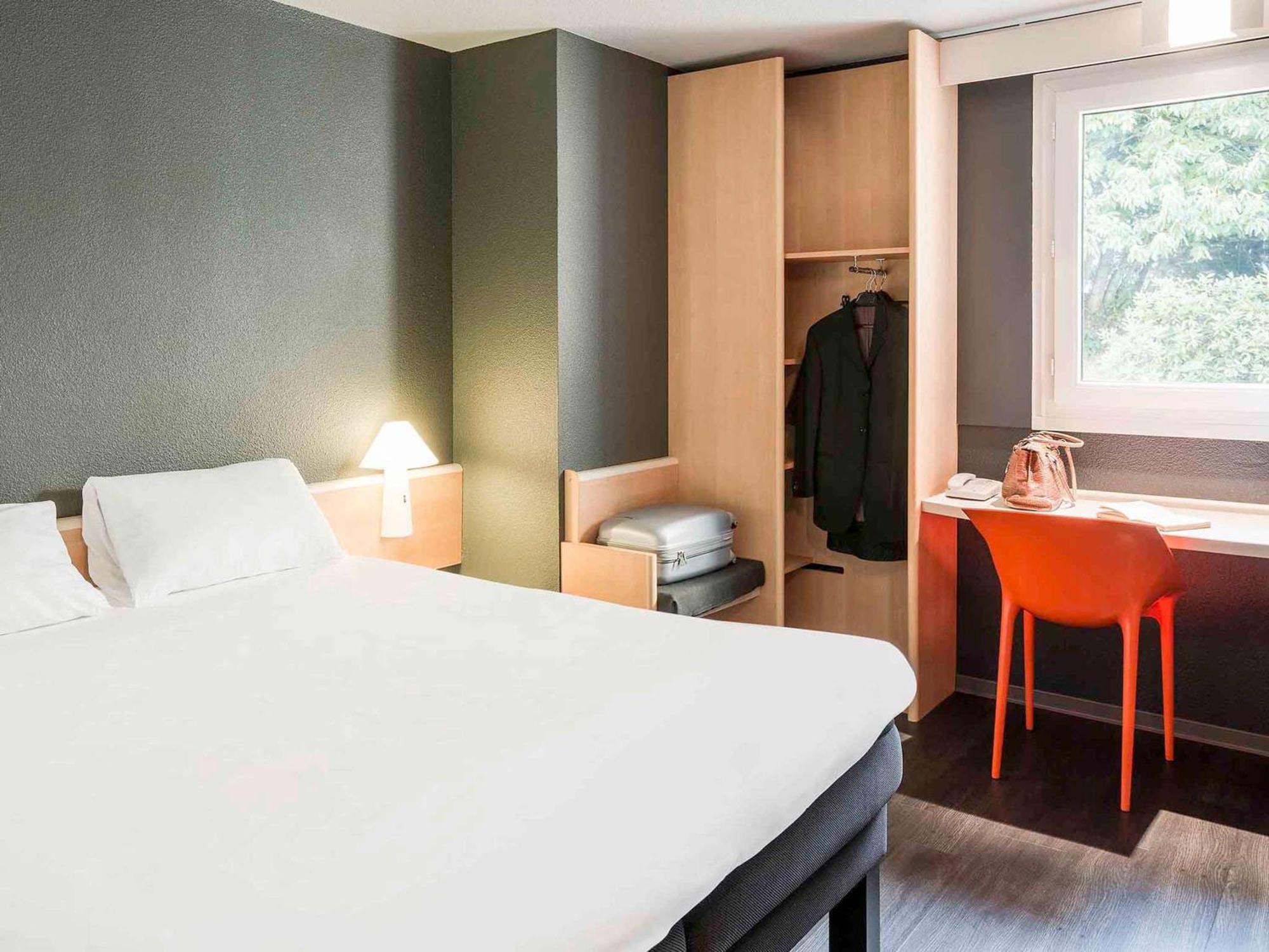 Отель Ibis Rennes Cesson Экстерьер фото
