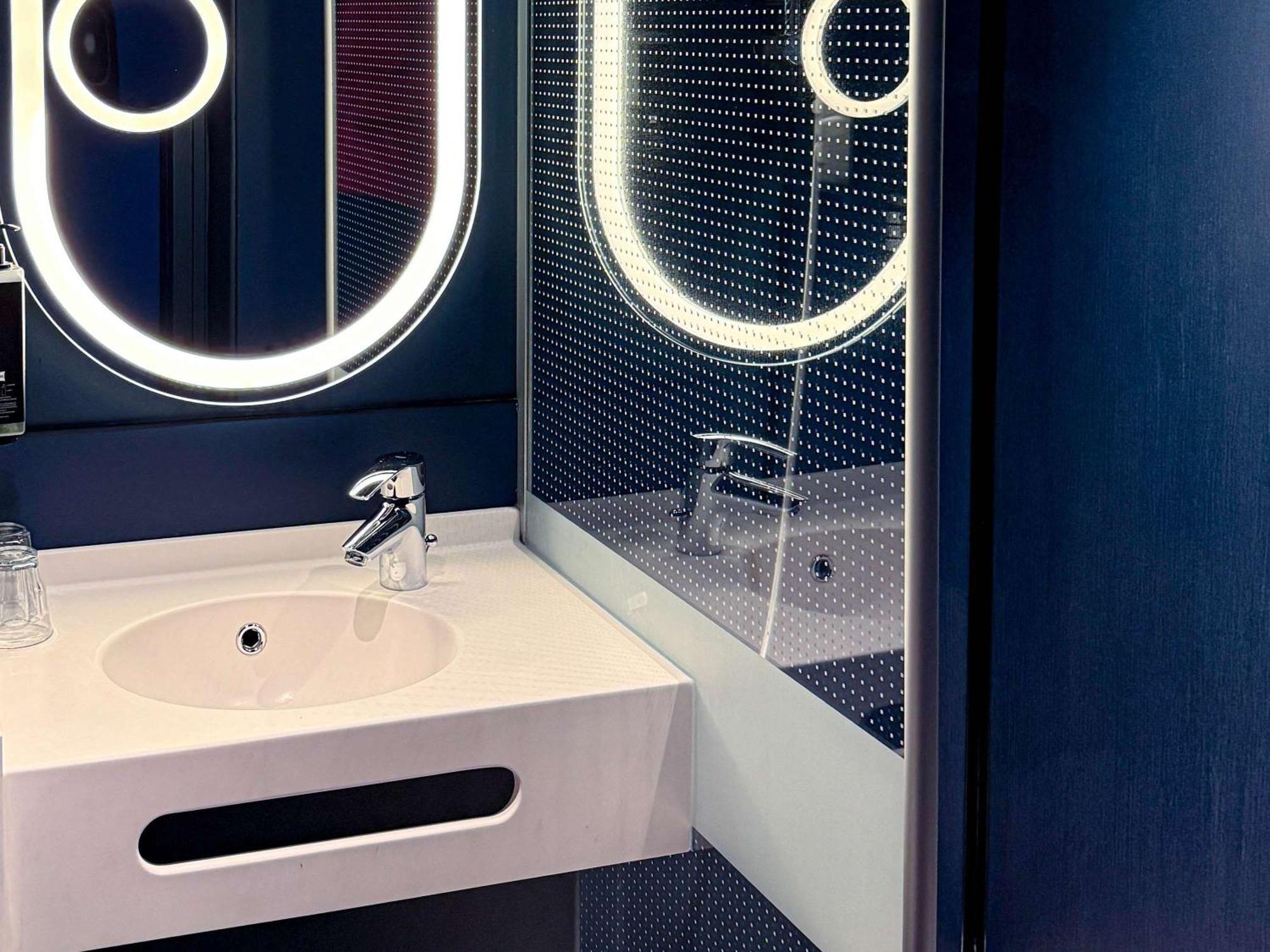 Отель Ibis Rennes Cesson Экстерьер фото
