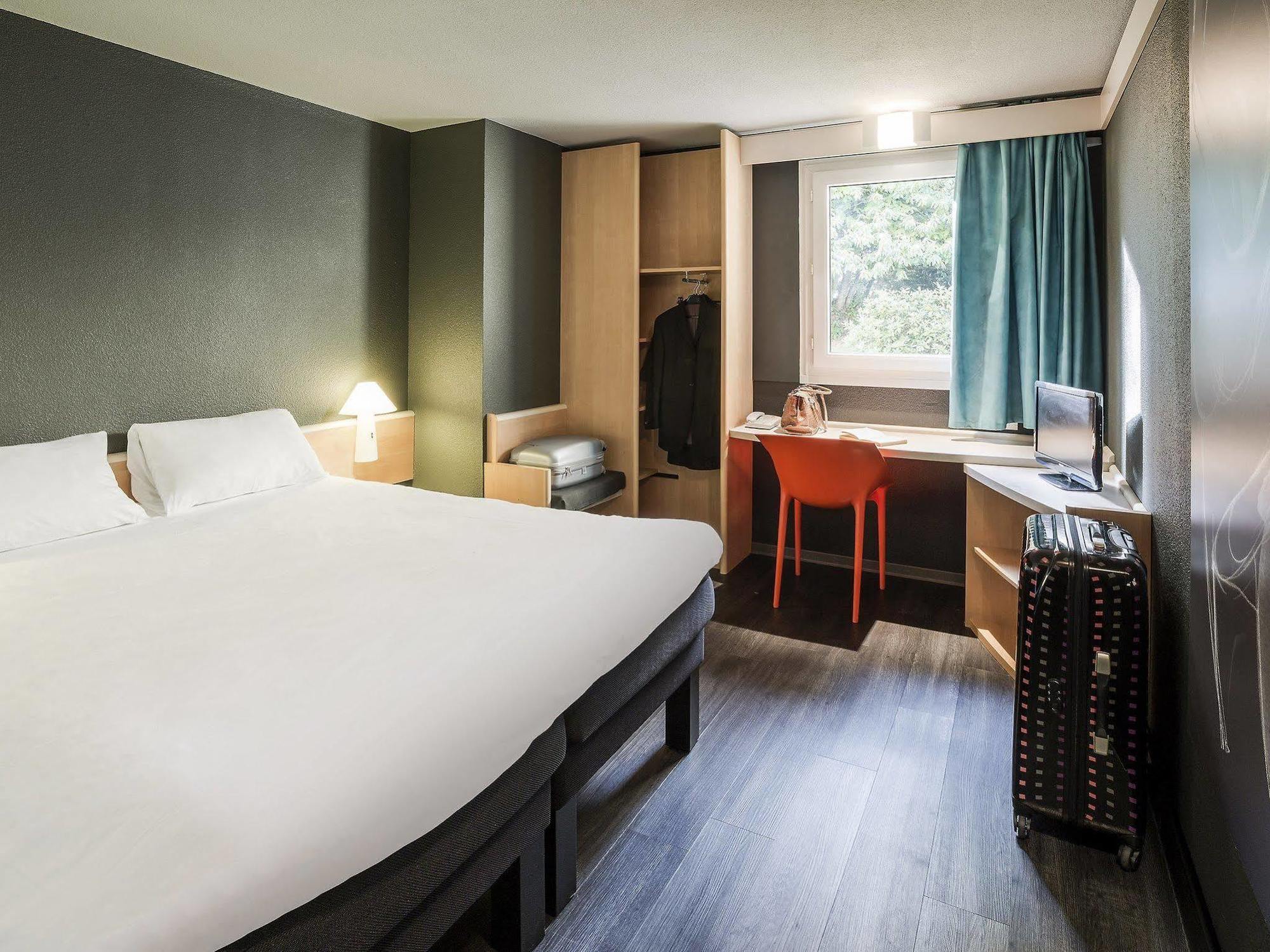 Отель Ibis Rennes Cesson Экстерьер фото